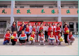 為農(nóng)民工子弟學校捐贈