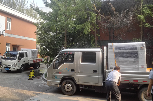 紹興客戶SMT設(shè)備專車送貨，貨到上門安裝調(diào)試1