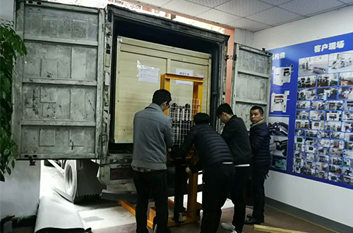 蚌埠客戶SMT設備專車送貨，貨到上門安裝調(diào)試